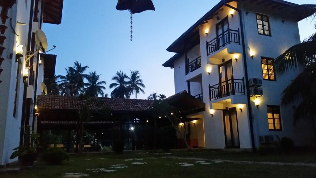 Lagoon Boutique Hotel Kanattegoda Exterior foto
