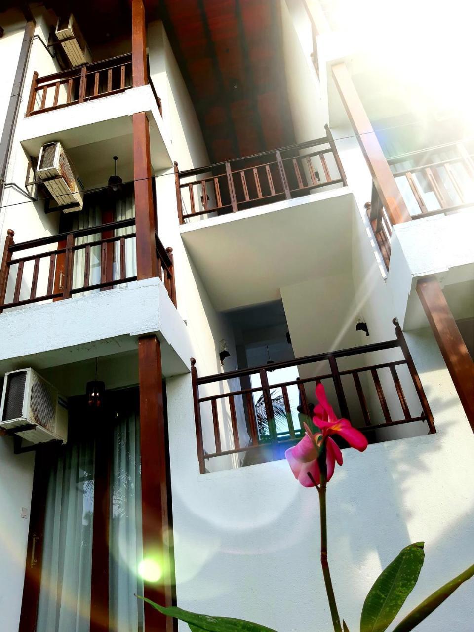 Lagoon Boutique Hotel Kanattegoda Exterior foto